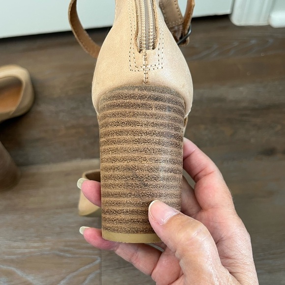 Lucky Brand Solinio Sandal Tan Leather Stacked Heel Boho Spring Summer Size 10 - Picture 8 of 10